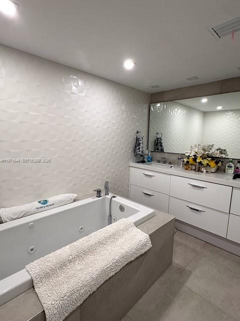 TURNBERRY ISLE SOUTH COND - Residential