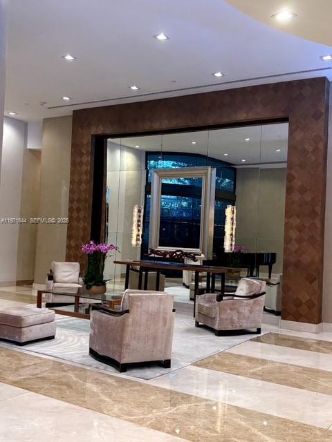 TURNBERRY ISLE SOUTH COND - Residential