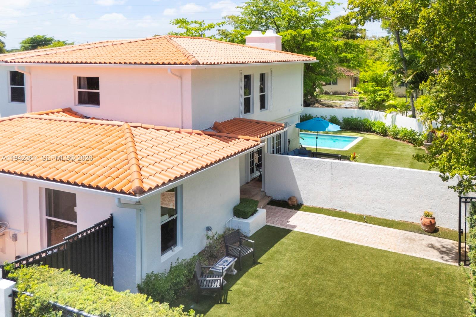 BRICKELL ESTATES - Residential