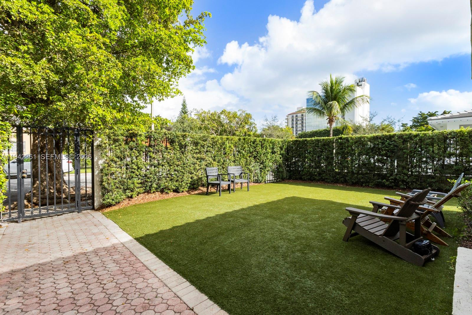 BRICKELL ESTATES - Residential