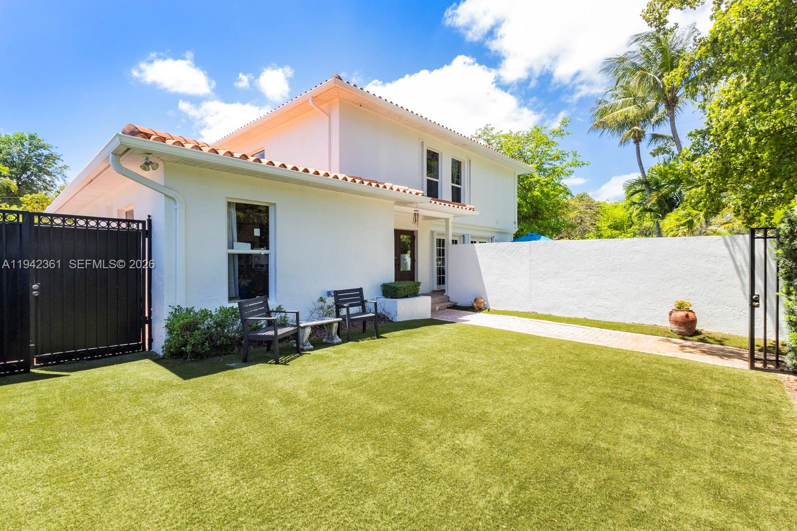 BRICKELL ESTATES - Residential