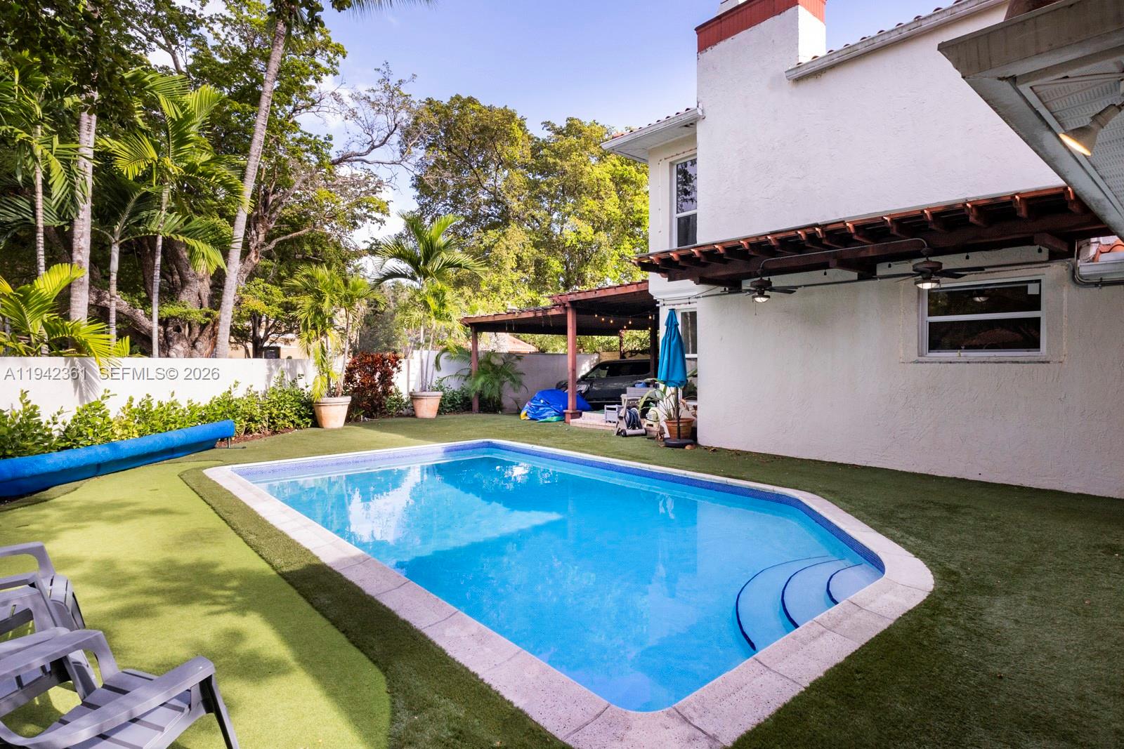 BRICKELL ESTATES - Residential