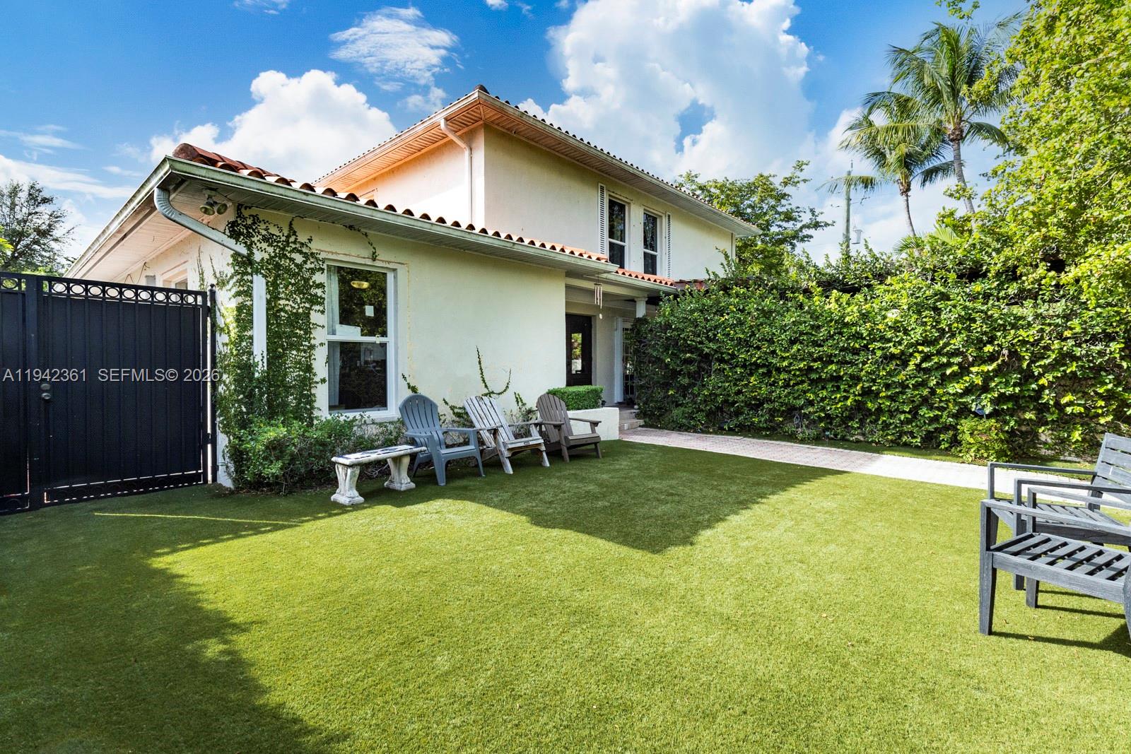 BRICKELL ESTATES - Residential