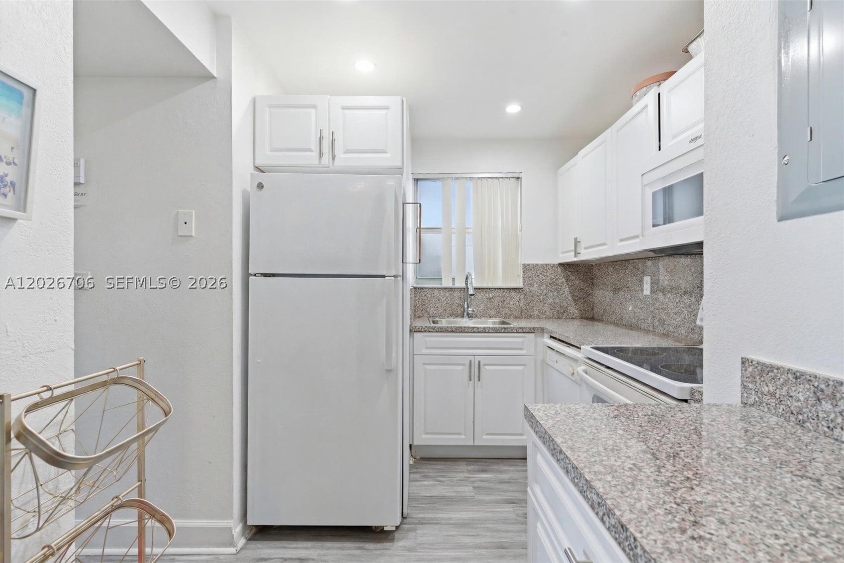210 Fontainebleau Blvd 402