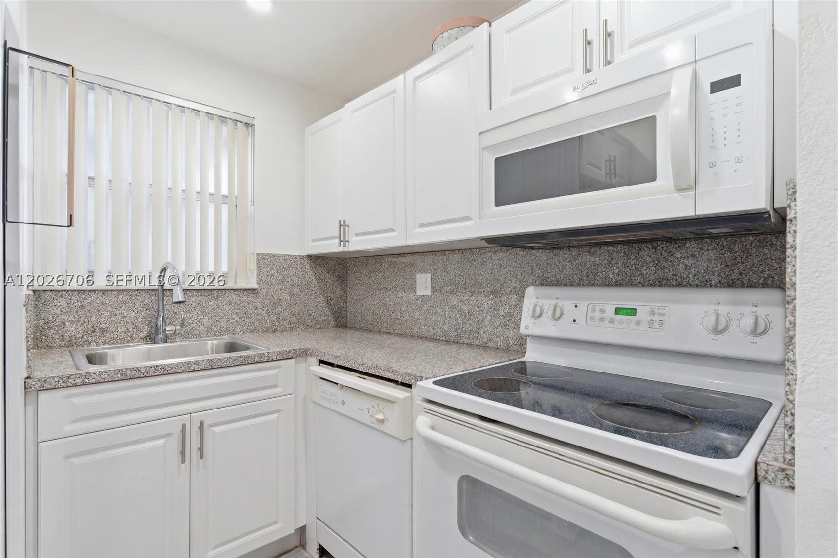 210 Fontainebleau Blvd 402