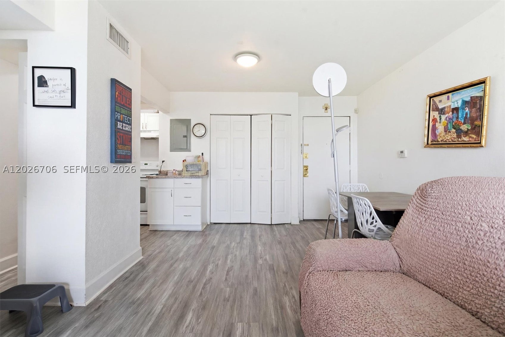 210 Fontainebleau Blvd 402