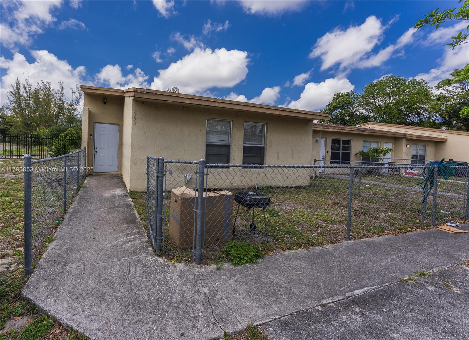 3793 Nw 213th Ter, Miami Gardens, Broward County, Florida - 3 Bedrooms  
2 Bathrooms - 