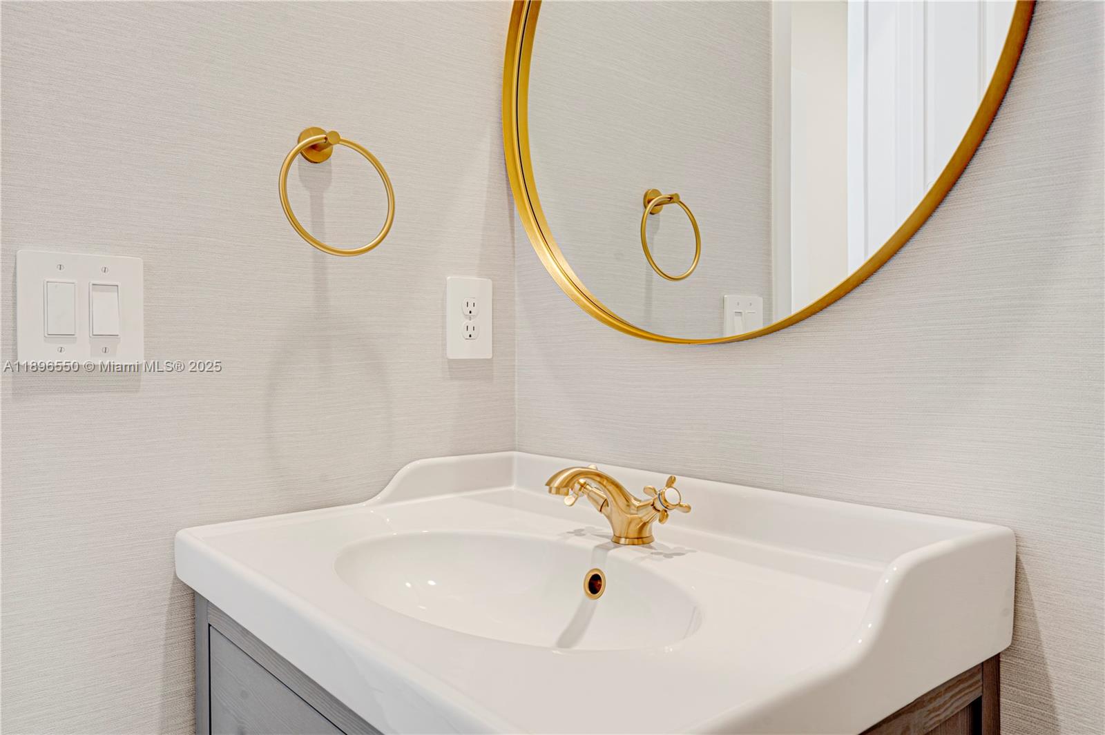 CRESCENT RIDGE - Residential