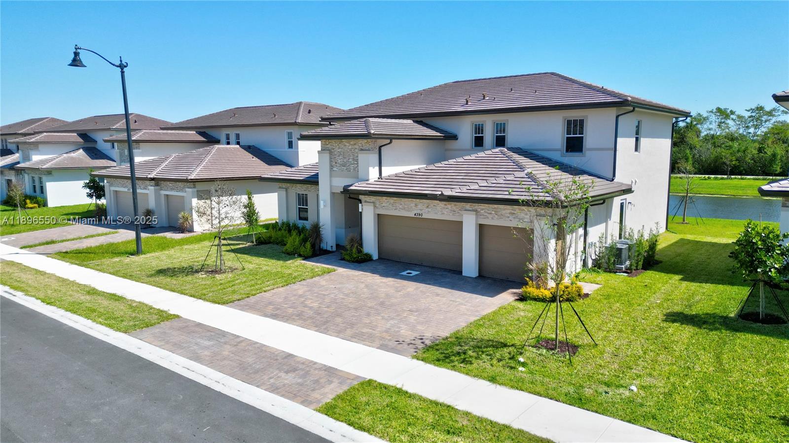 CRESCENT RIDGE - Residential