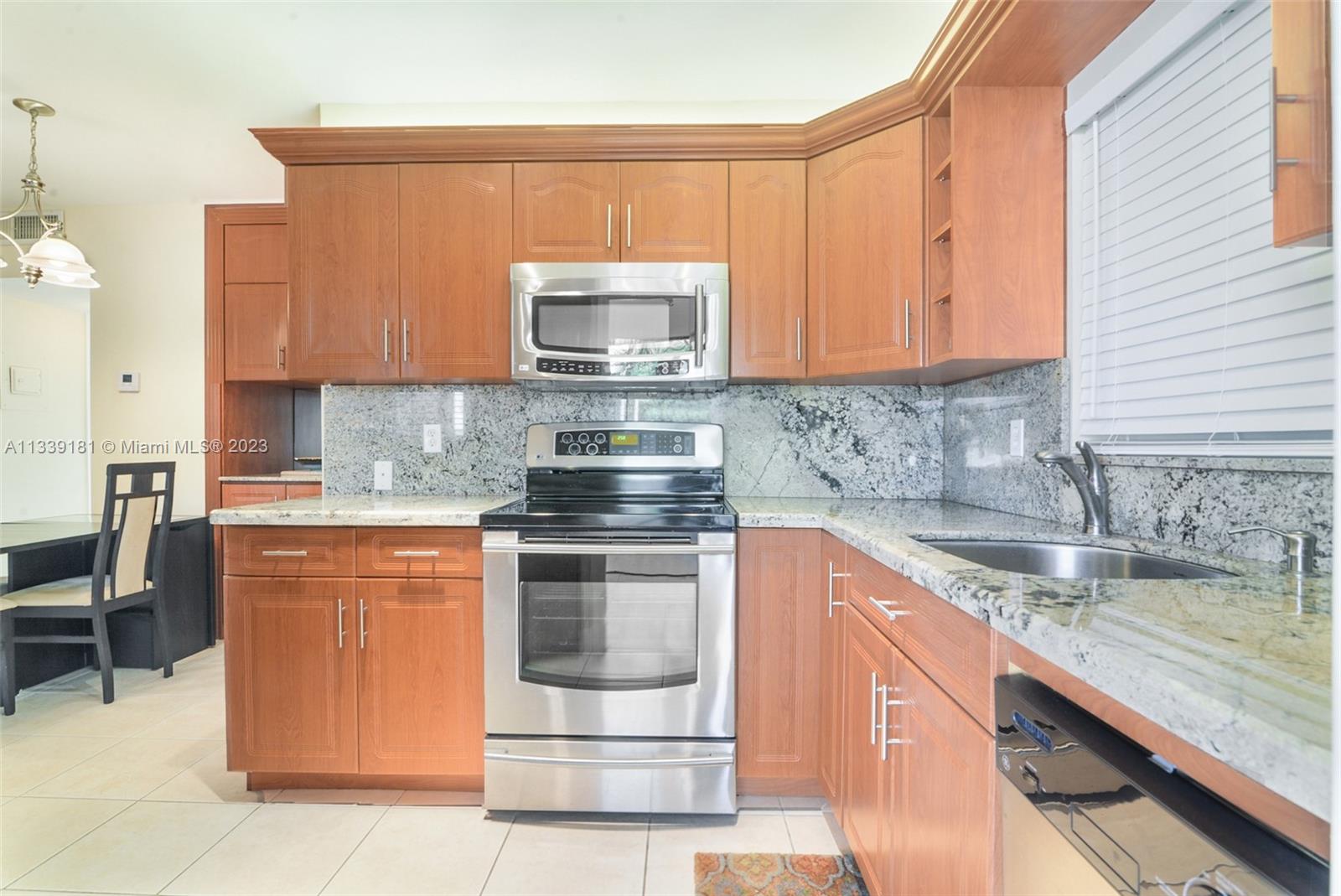 CRYSTAL COURT MANOR NO 10 - Residential