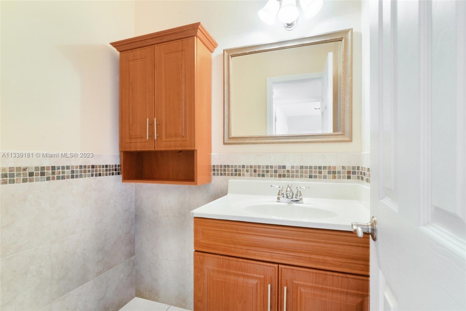 CRYSTAL COURT MANOR NO 10 - Residential