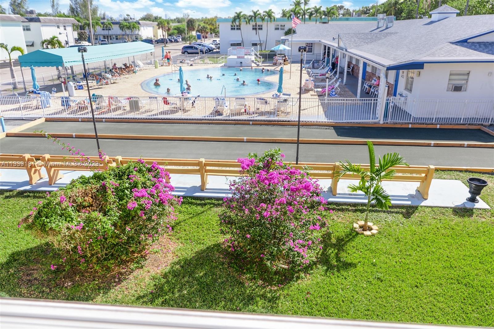 CRYSTAL COURT MANOR NO 10 - Residential