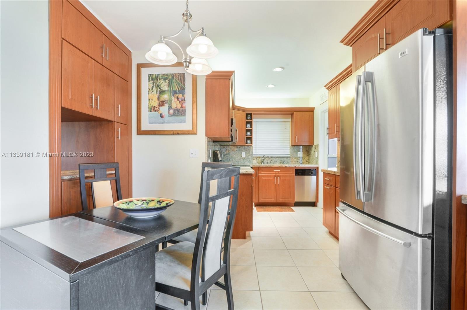 CRYSTAL COURT MANOR NO 10 - Residential