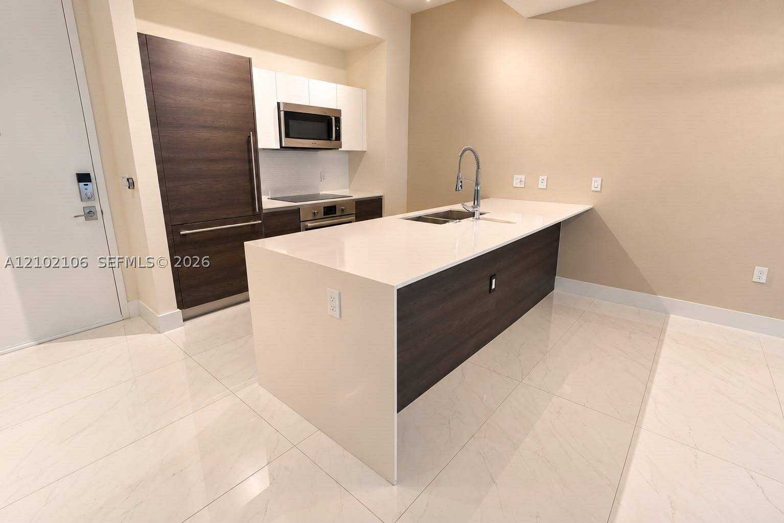 301 Altara Ave 403