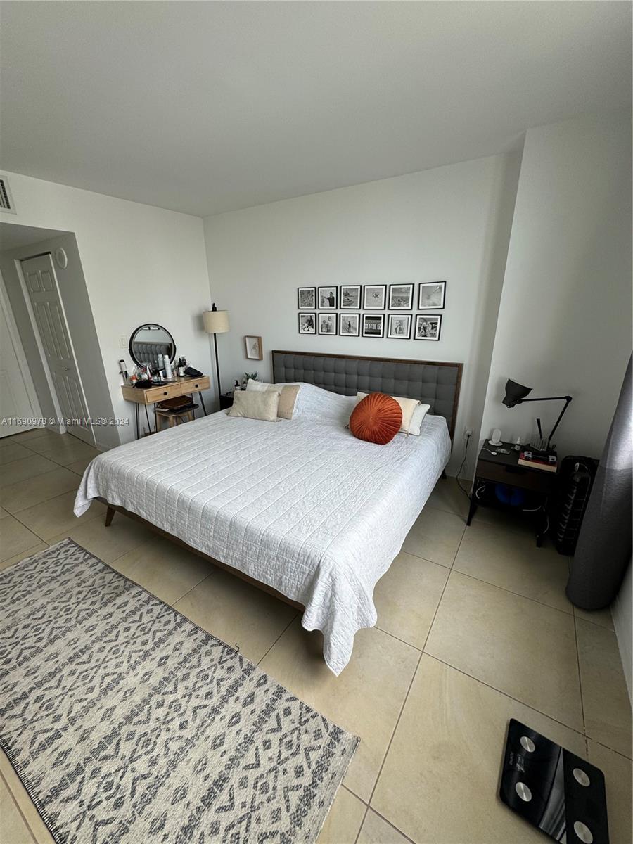 THE MARK ON BRICKELL COND - Residential