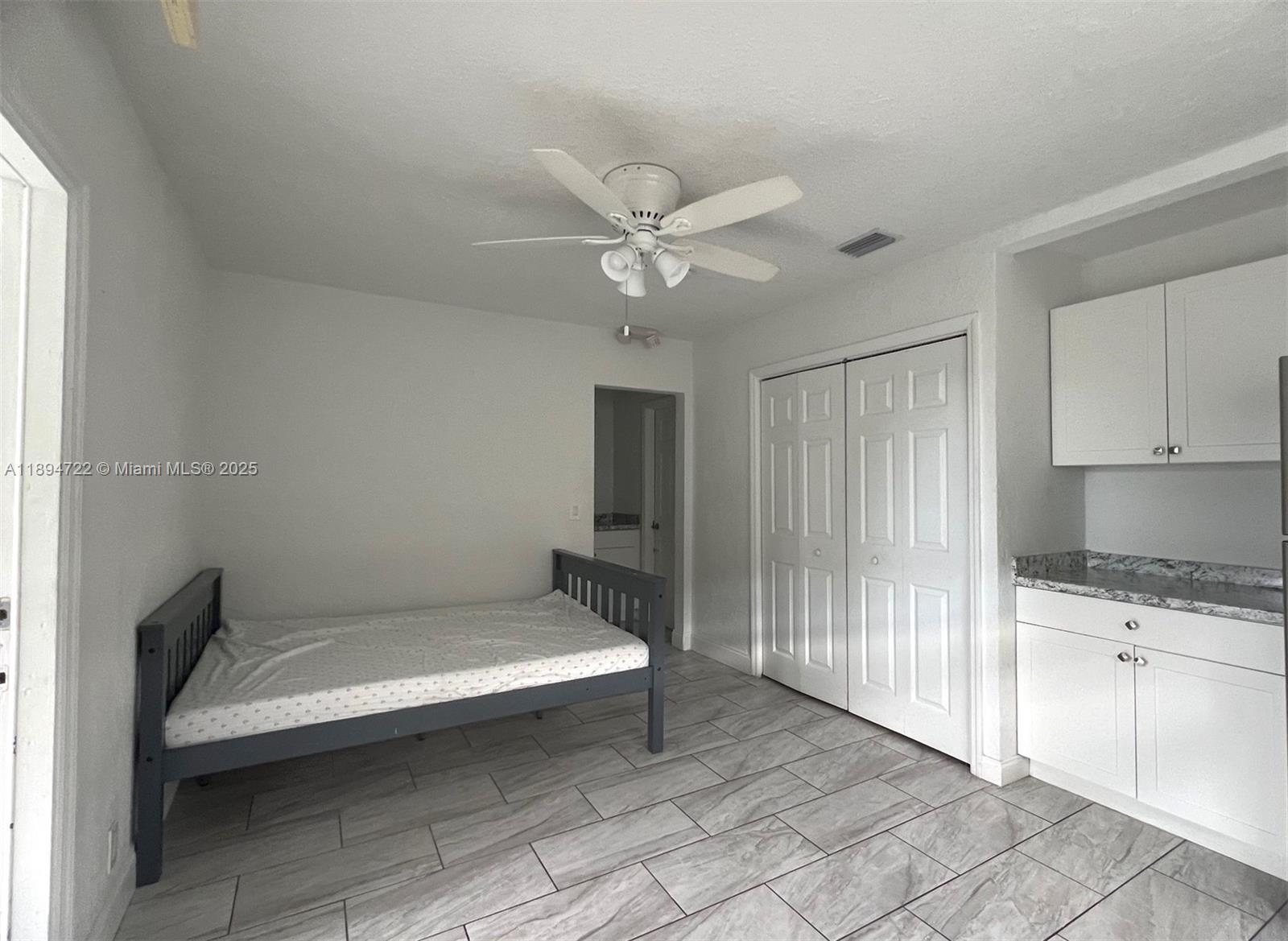 SHERIDAN PARK - Residential Lease