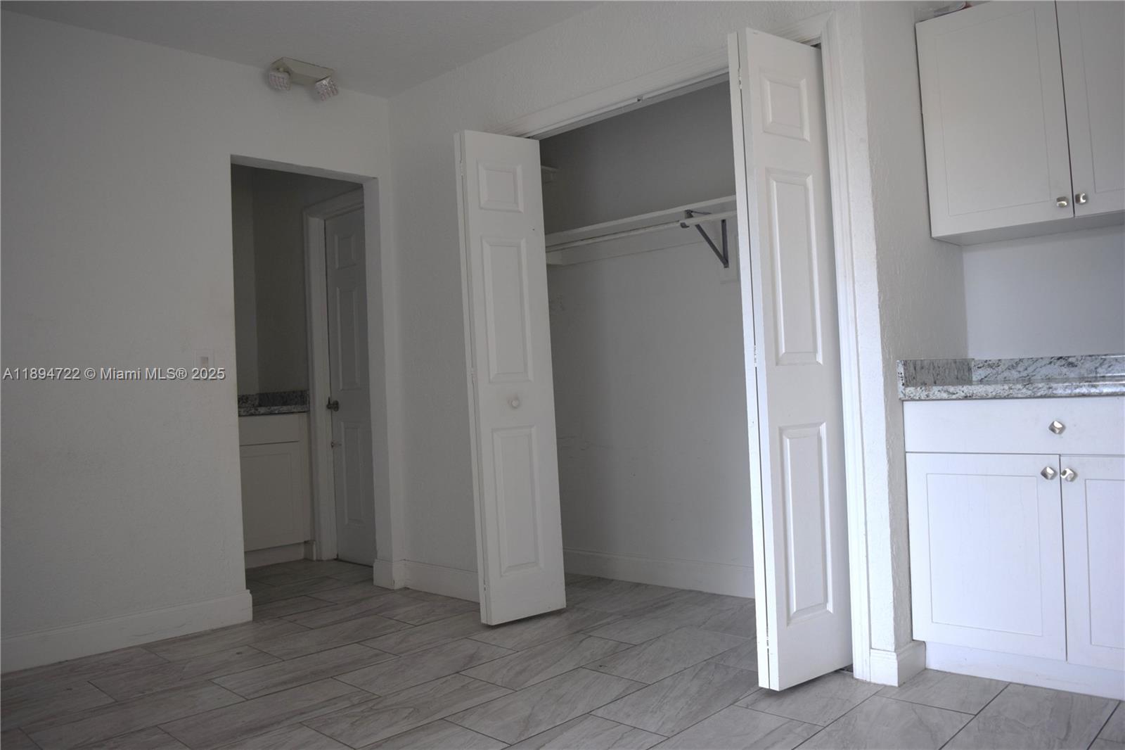 SHERIDAN PARK - Residential Lease