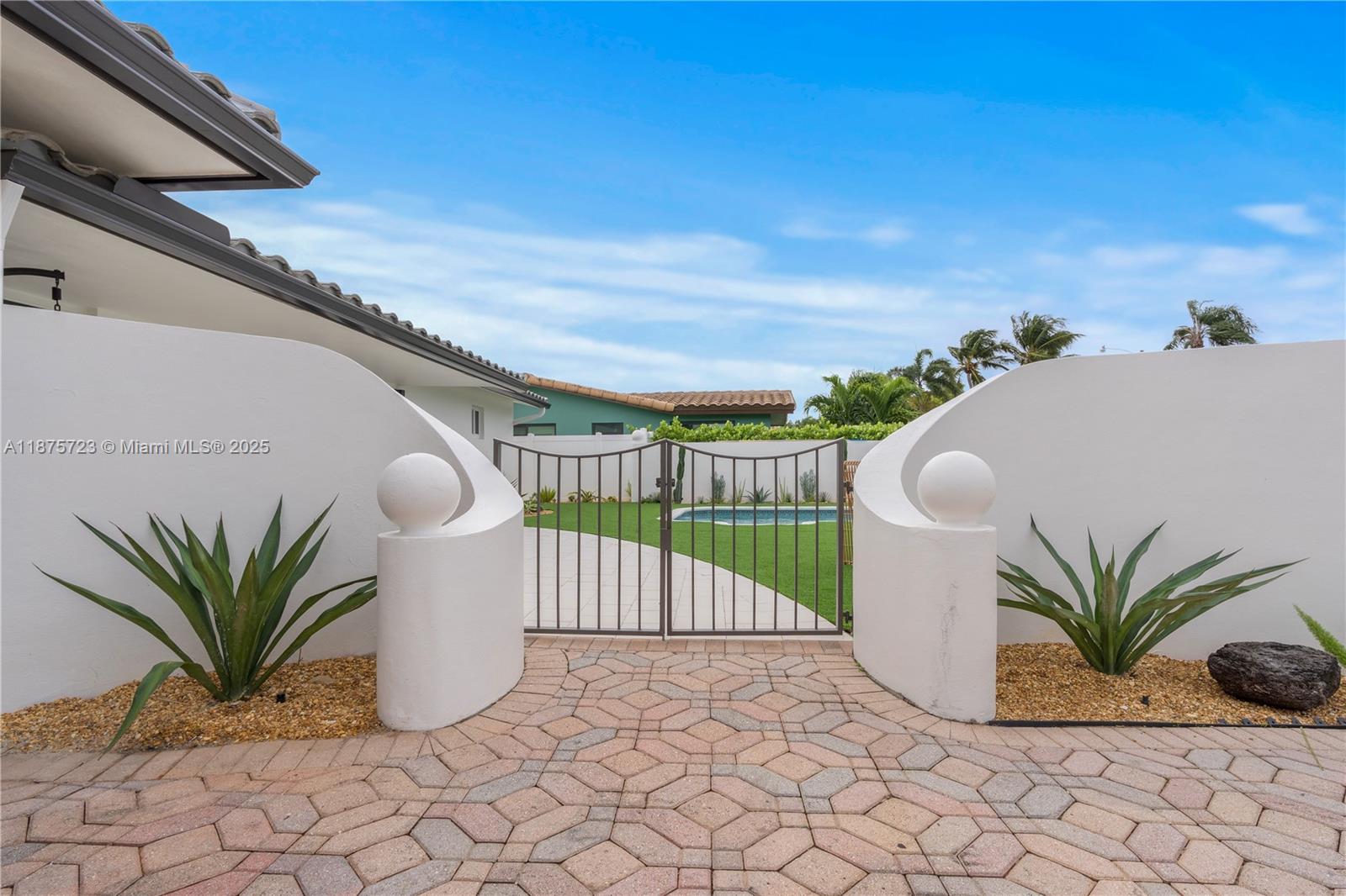 IMPERIAL POINT 3RD SEC - Residential Lease