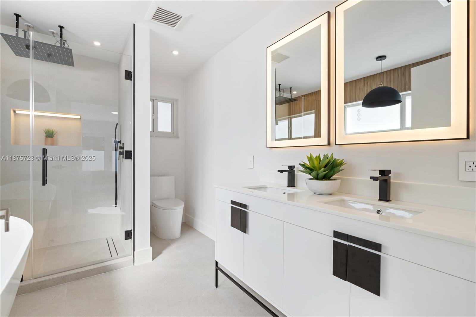 IMPERIAL POINT 3RD SEC - Residential Lease