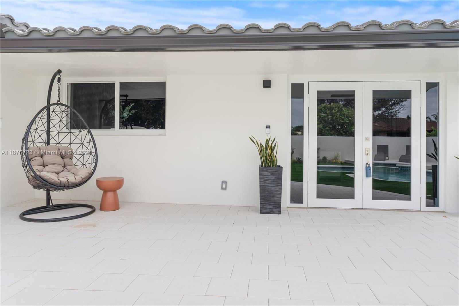 IMPERIAL POINT 3RD SEC - Residential Lease