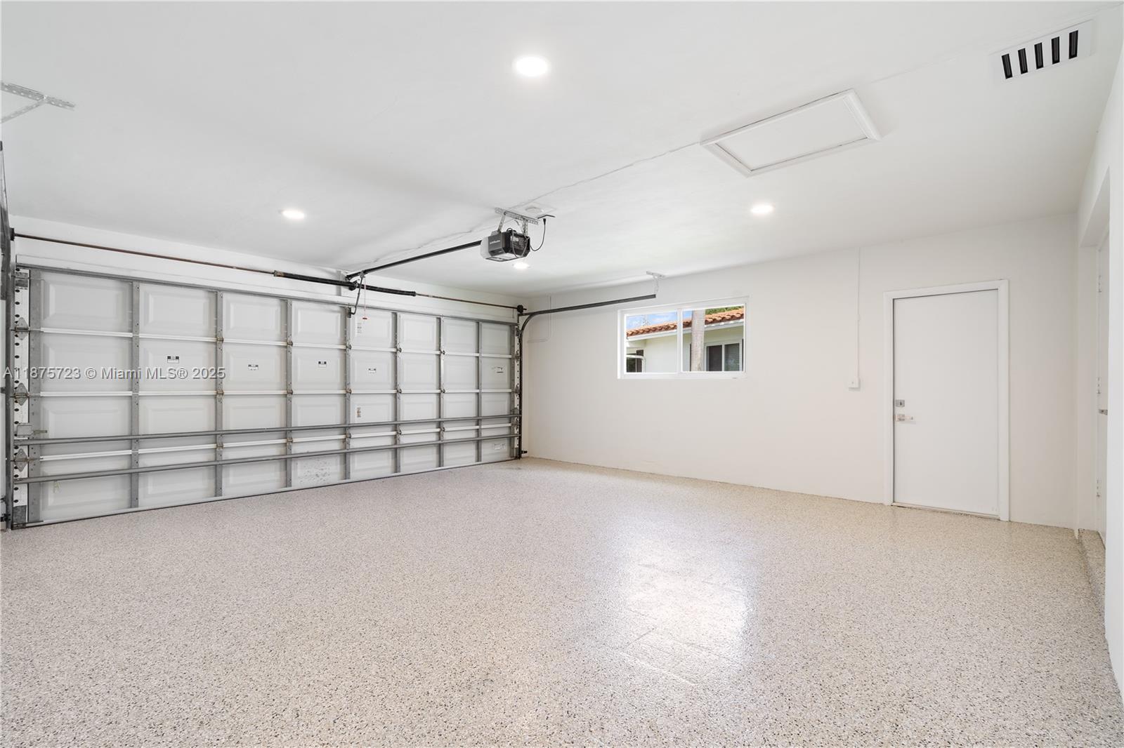 IMPERIAL POINT 3RD SEC - Residential Lease