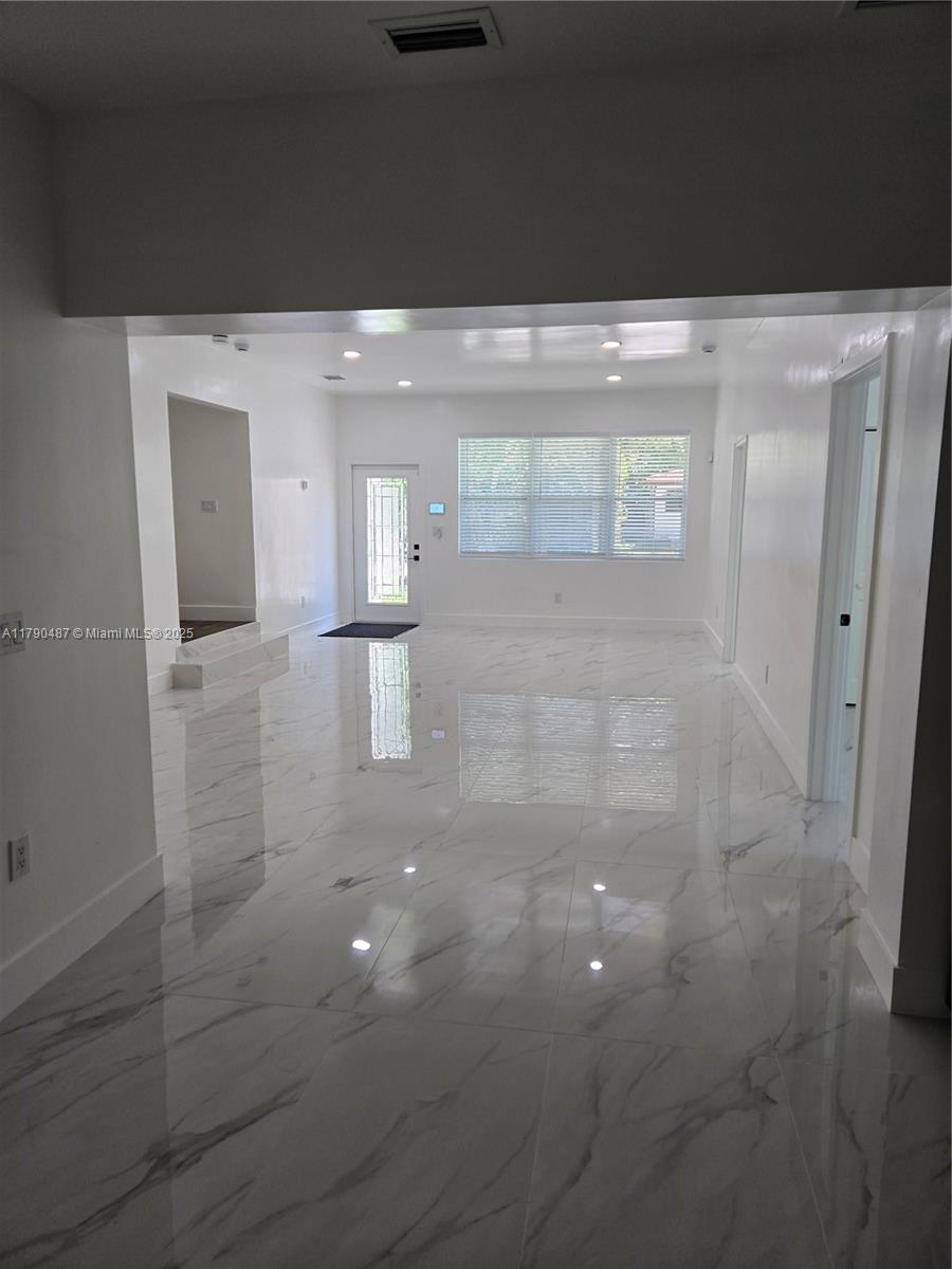 POINCIANNA MANOR SEC 4 - Residential