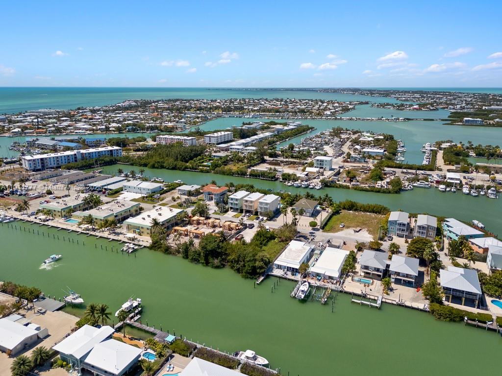 COCO PLUM BEACH - Residential Lease