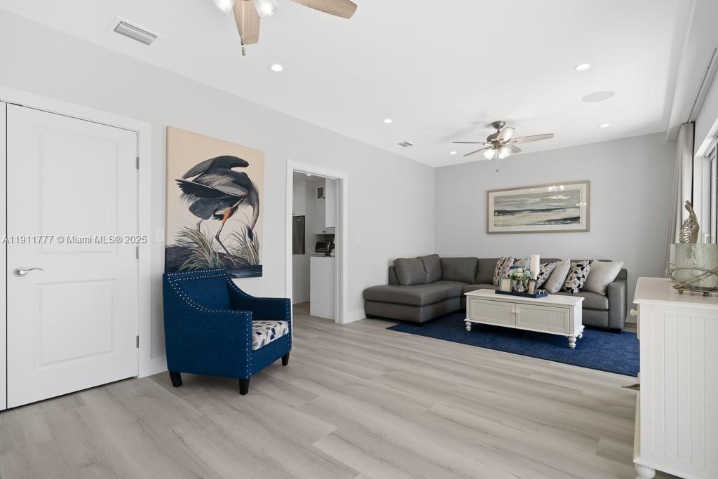 COCO PLUM BEACH - Residential Lease