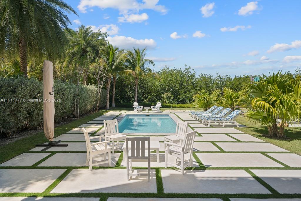 COCO PLUM BEACH - Residential Lease