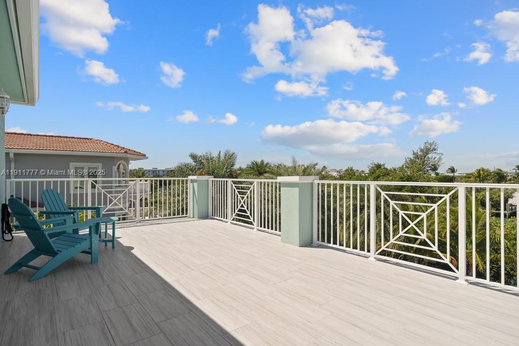 COCO PLUM BEACH - Residential Lease