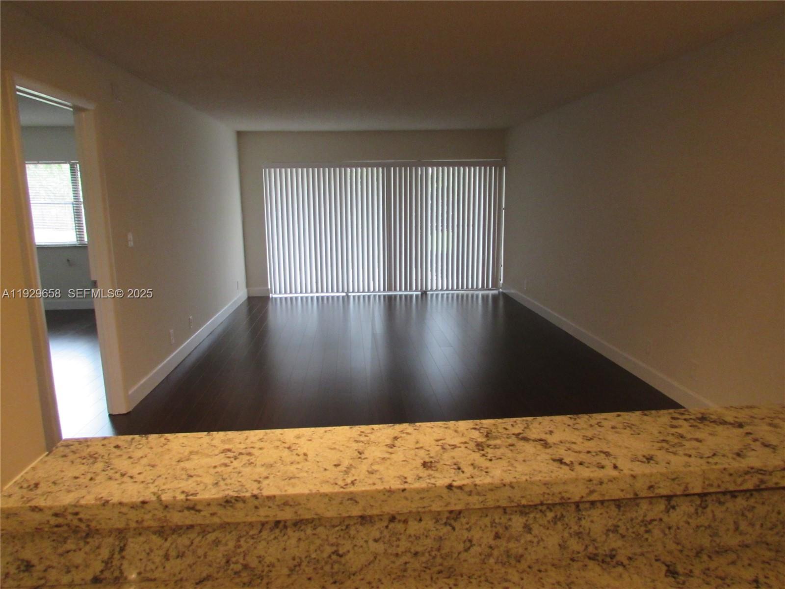 BUILDING SIX OF RACQUET C - Residential Lease