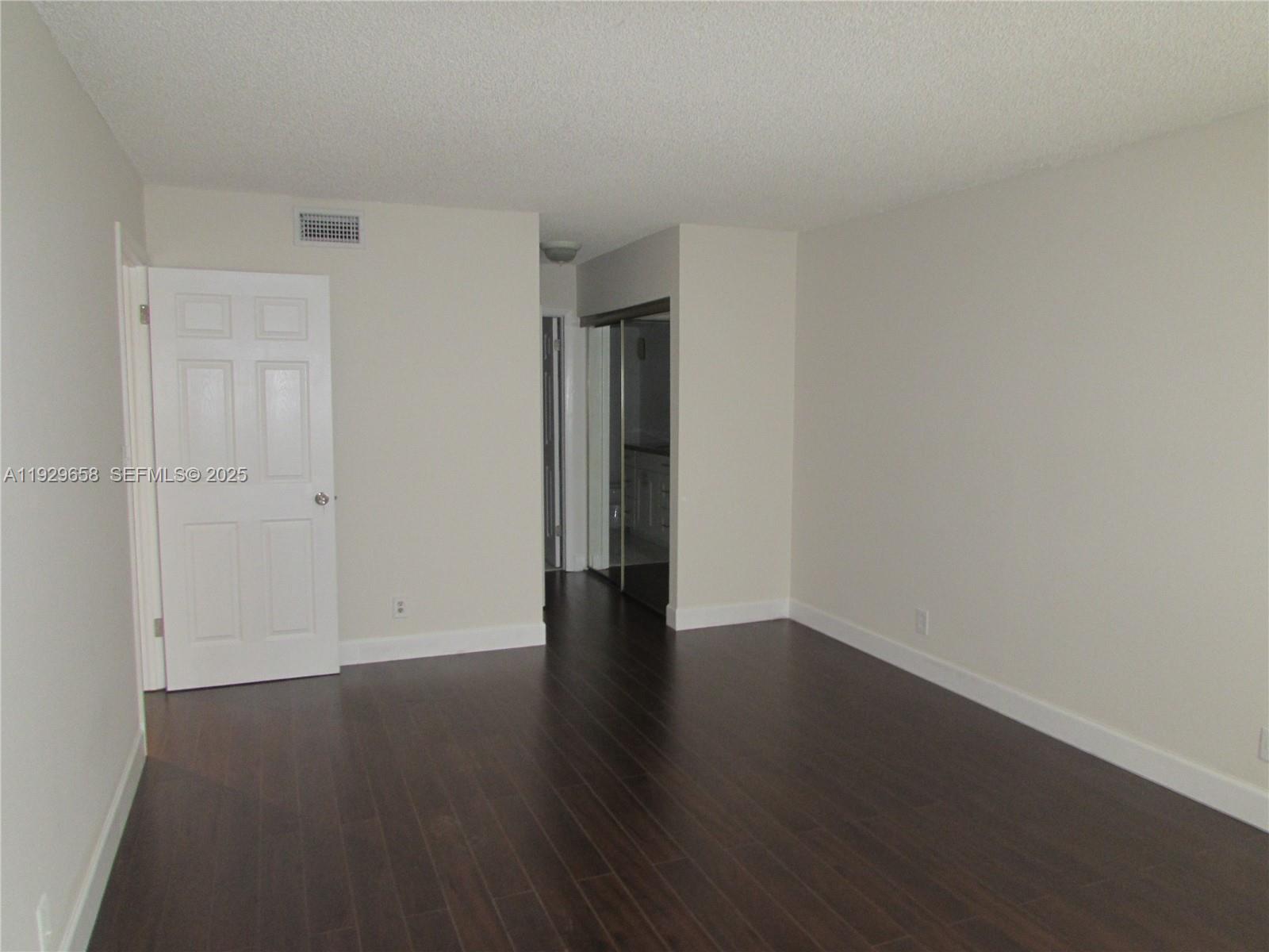 BUILDING SIX OF RACQUET C - Residential Lease