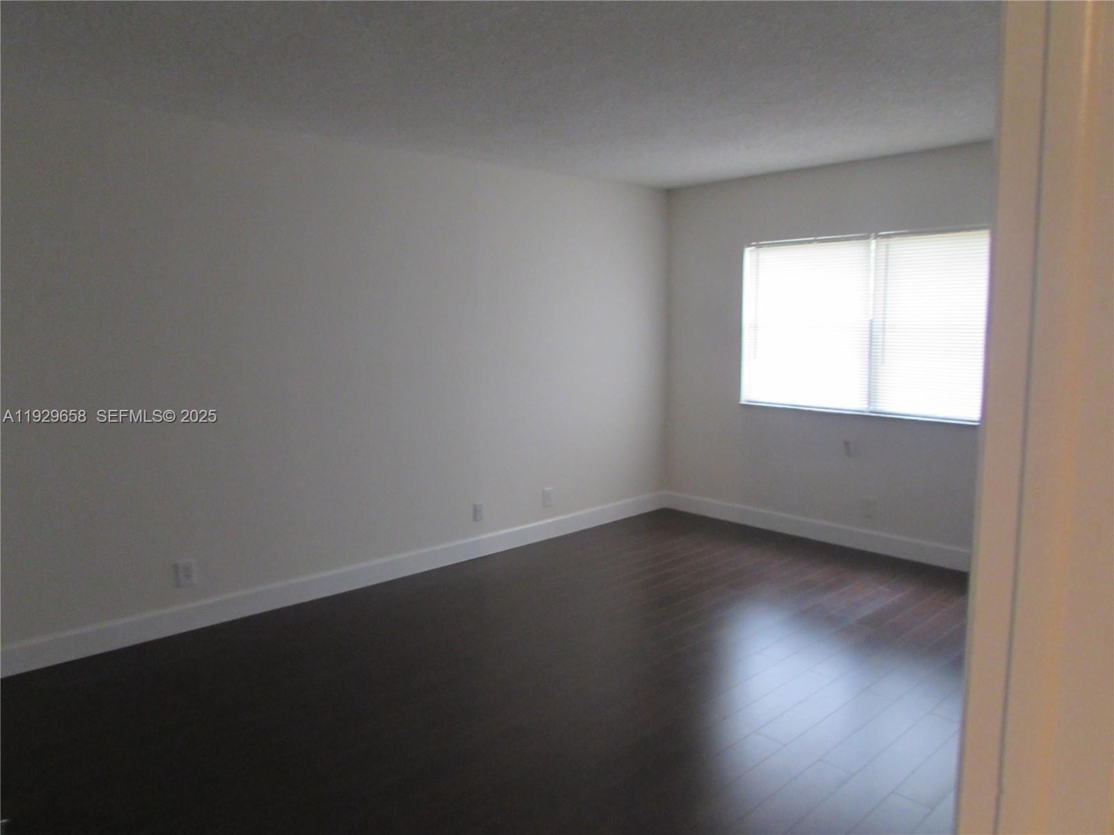 BUILDING SIX OF RACQUET C - Residential Lease