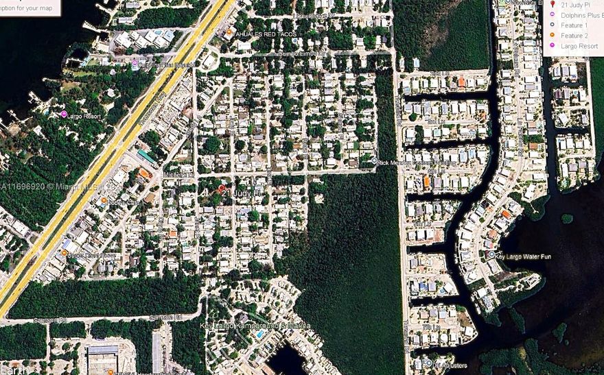 MOTIVATED SELLER!!! Build your Dream Home or mobile home at this 6,000 sqft lot (60 front x 100 depth),,, NO HOA,,, Property is a few blocks north of Key Largo Kampground & Marina and very close to Shopping Centers, Restaurants and Marinas. Just around the area of the Everglades National Park and John Pennekamp Coral Reef State Park,,, Property with -Vacuum Sewer System- installed.