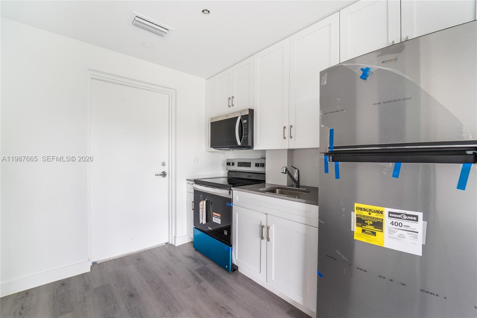 HIGHLAND PARK - Residential Lease