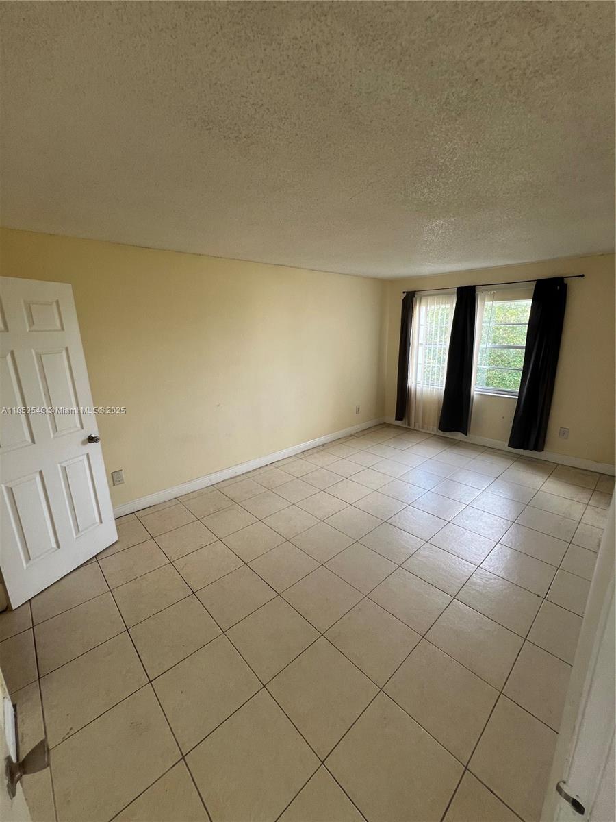 MONTECARLO CONDO - Residential