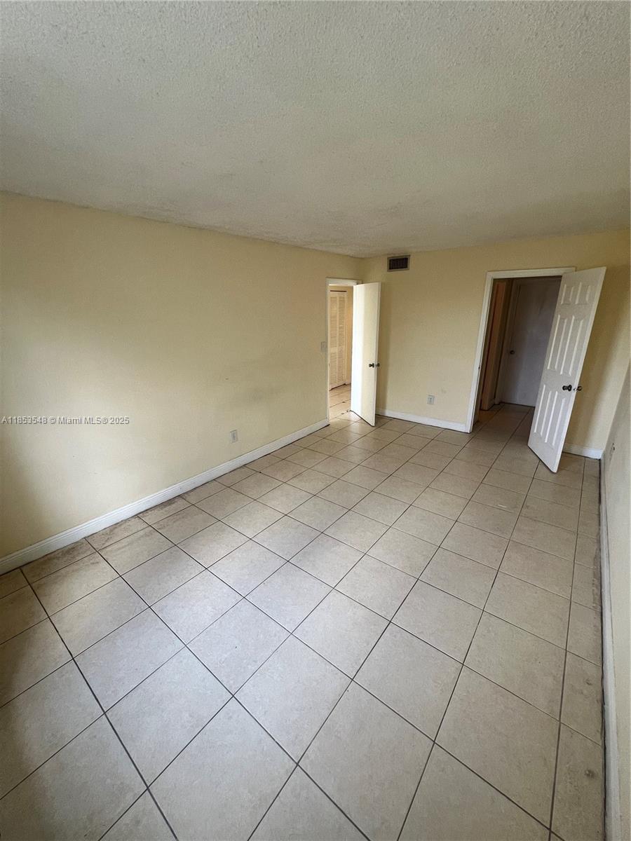 MONTECARLO CONDO - Residential