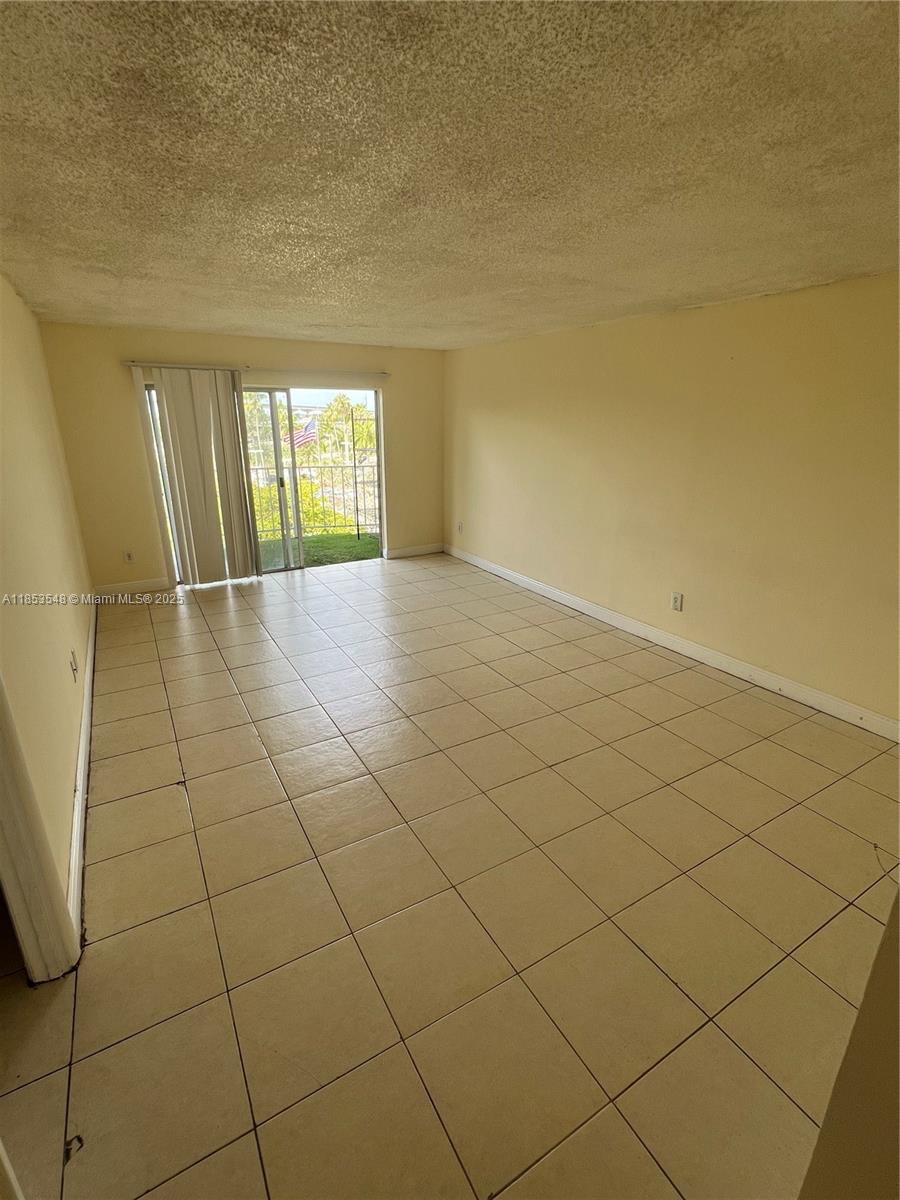 MONTECARLO CONDO - Residential