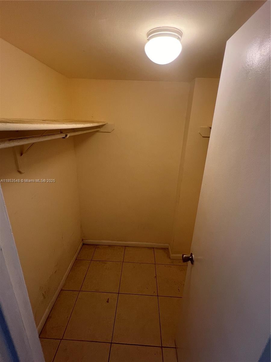 MONTECARLO CONDO - Residential