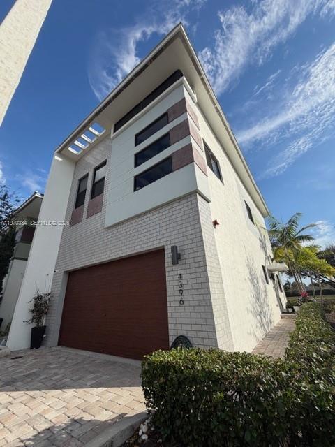 Strata at Plantation - Residential