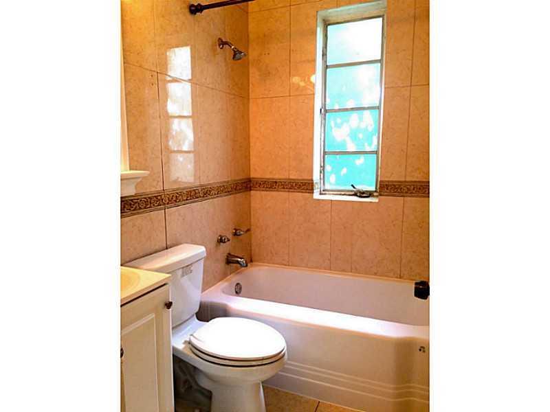 RESIDENCE 1611 CONDO - Residential Lease