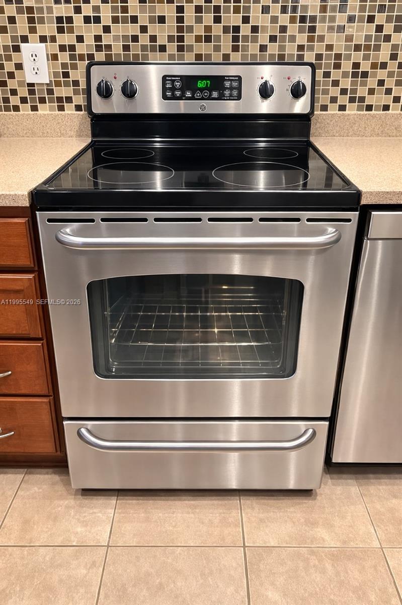 MAGNOLIA LANE CONDO - Residential