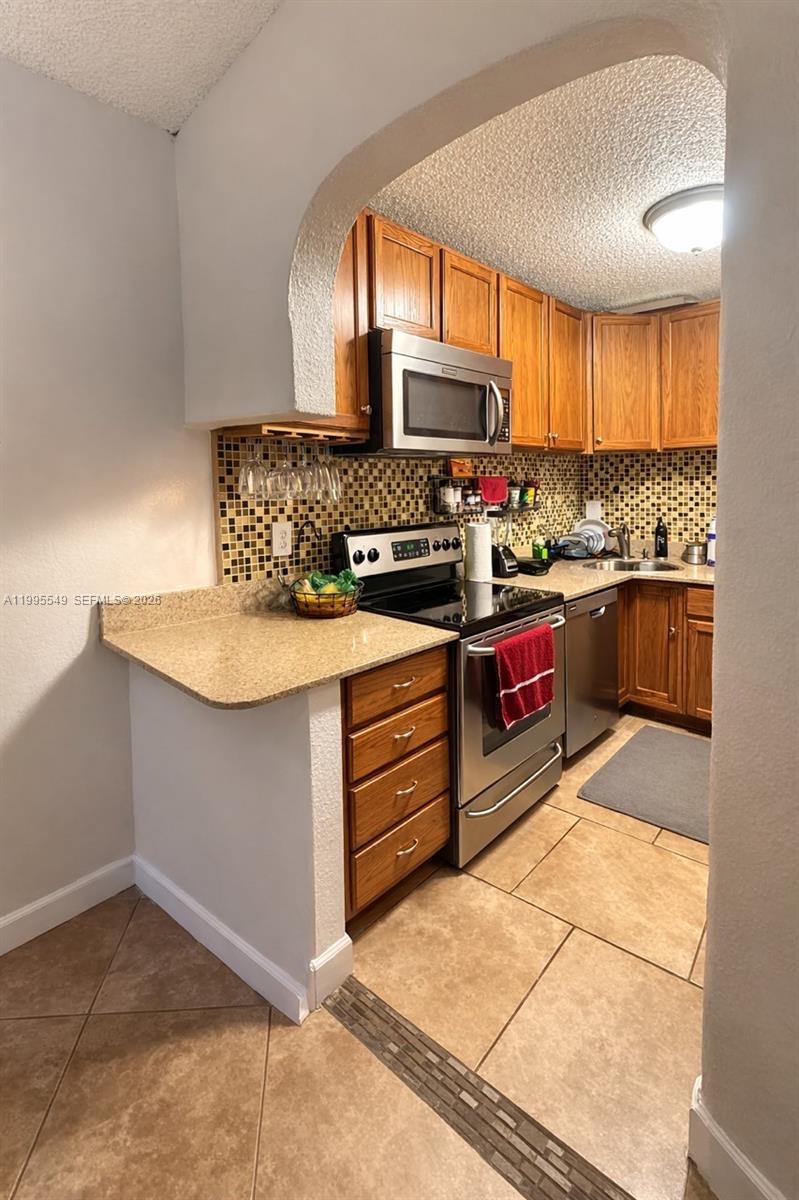 MAGNOLIA LANE CONDO - Residential