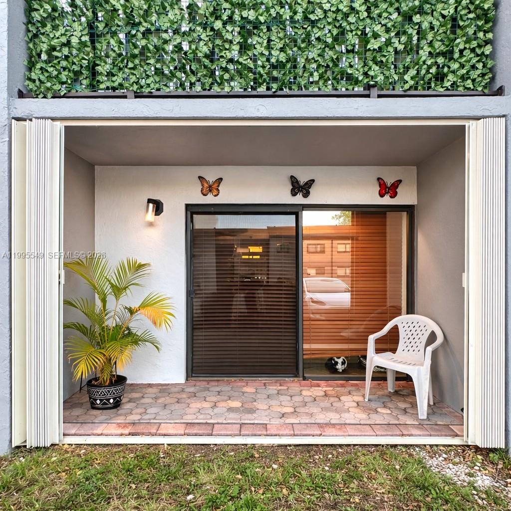 MAGNOLIA LANE CONDO - Residential