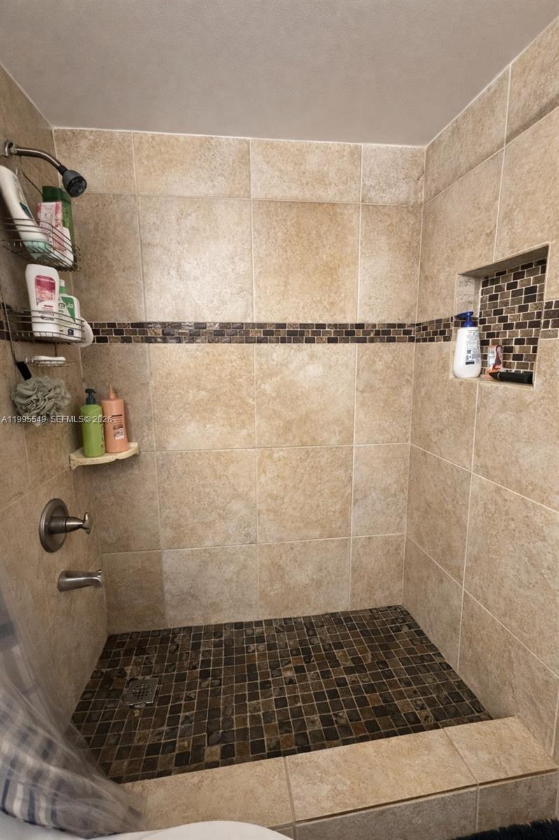 MAGNOLIA LANE CONDO - Residential