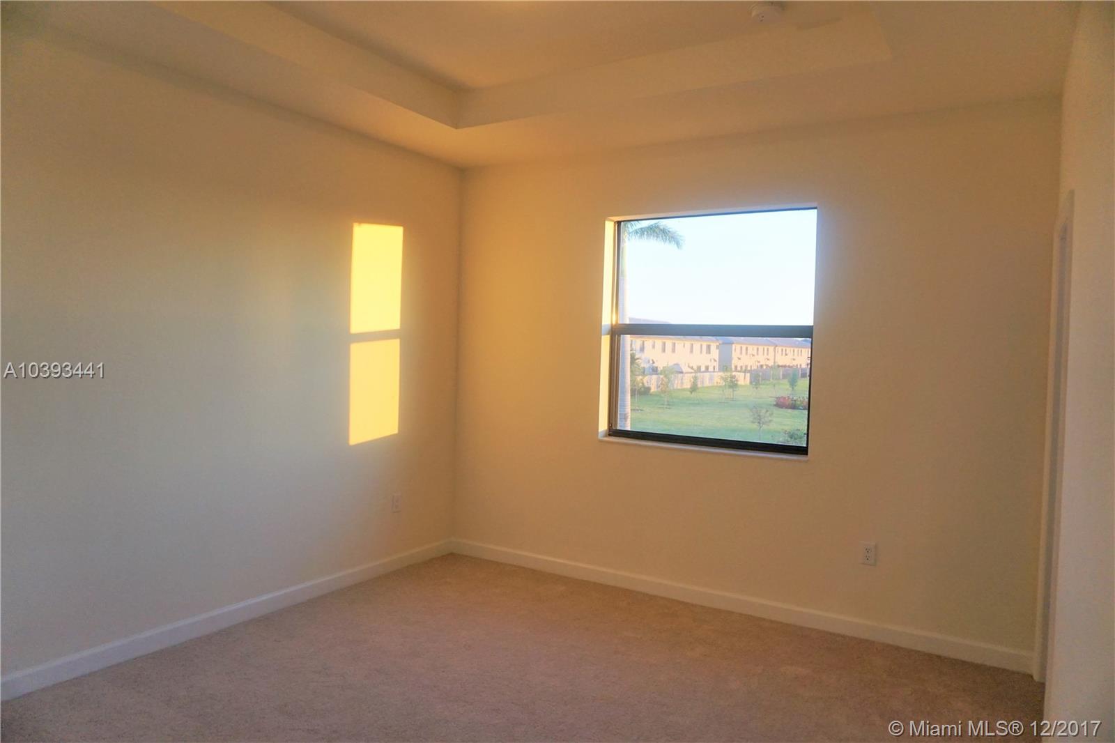 COCO PALM ESTATES - Residential Lease