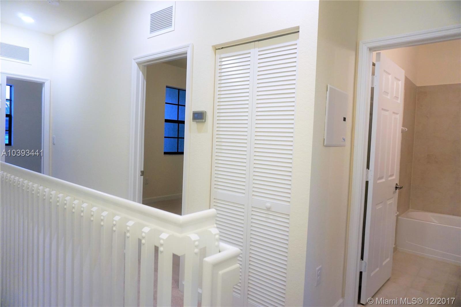 COCO PALM ESTATES - Residential Lease