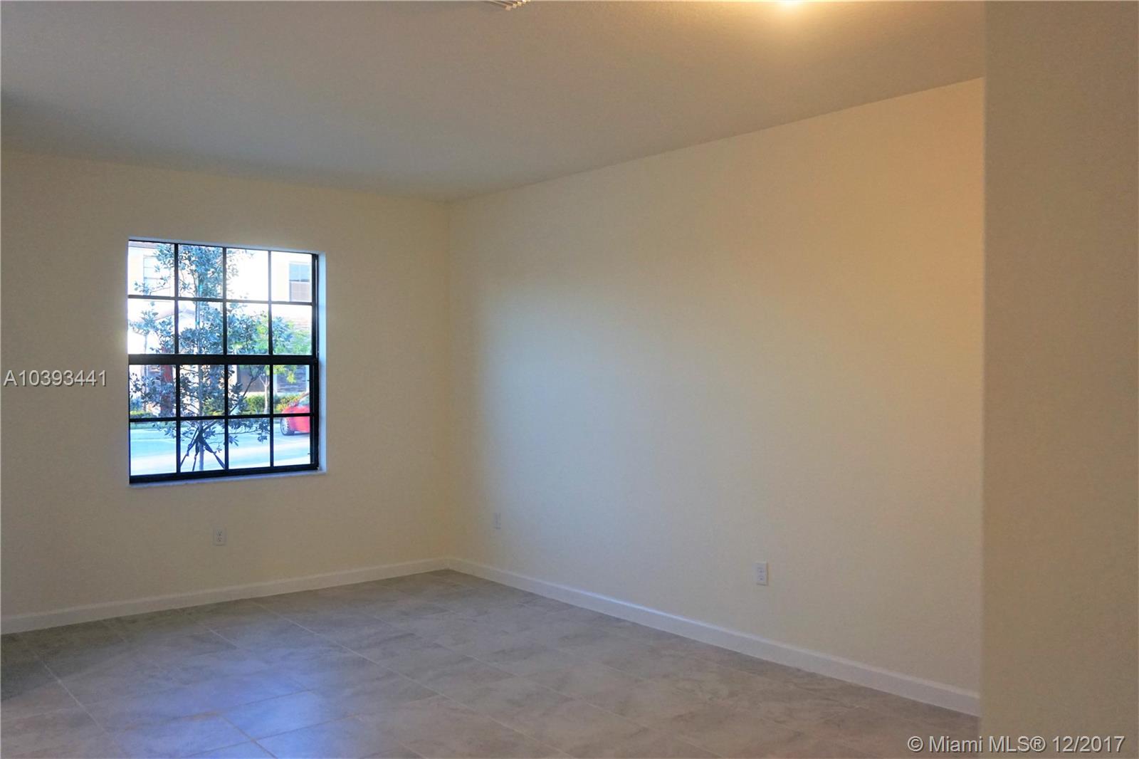 COCO PALM ESTATES - Residential Lease