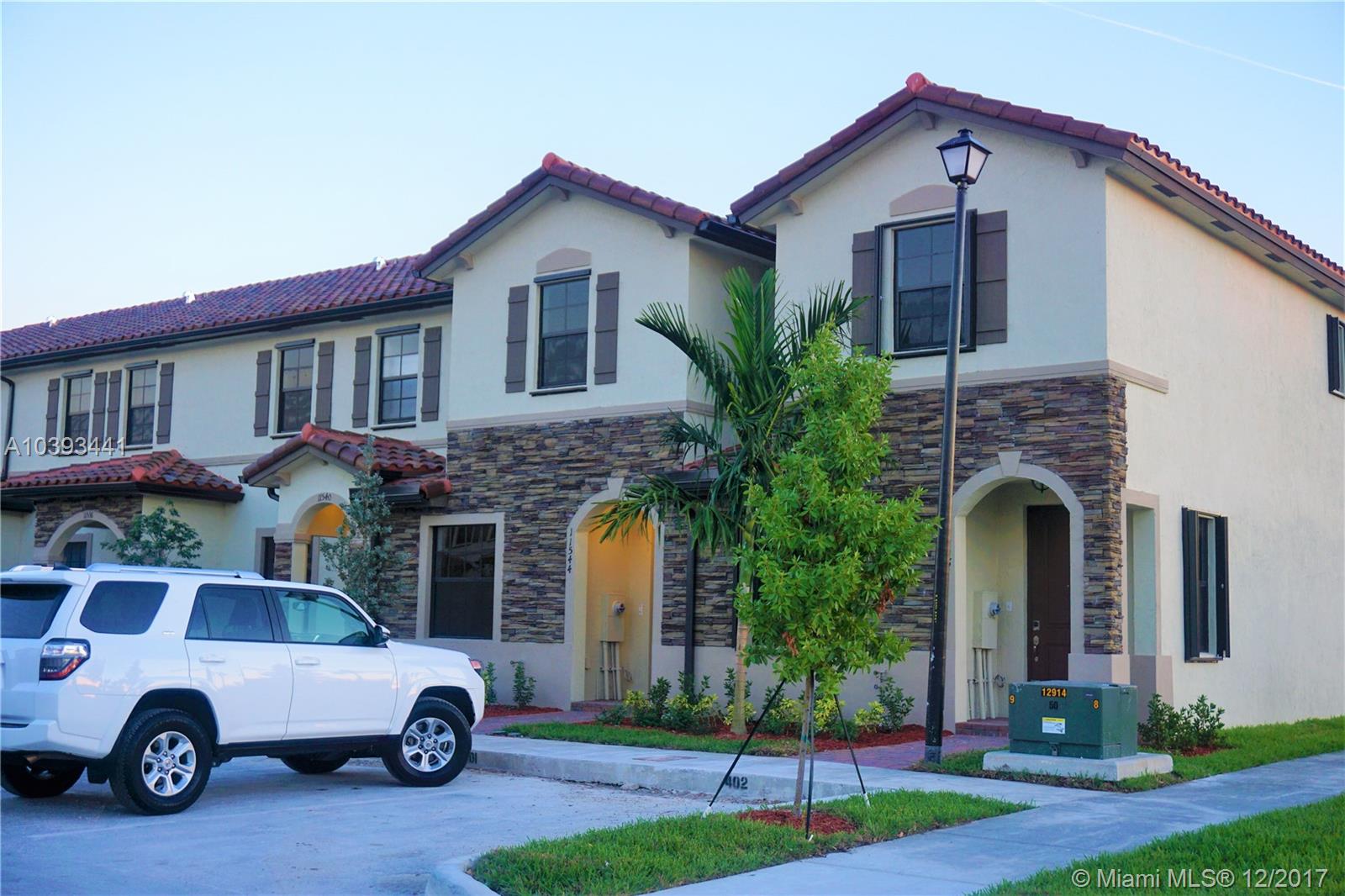 COCO PALM ESTATES - Residential Lease