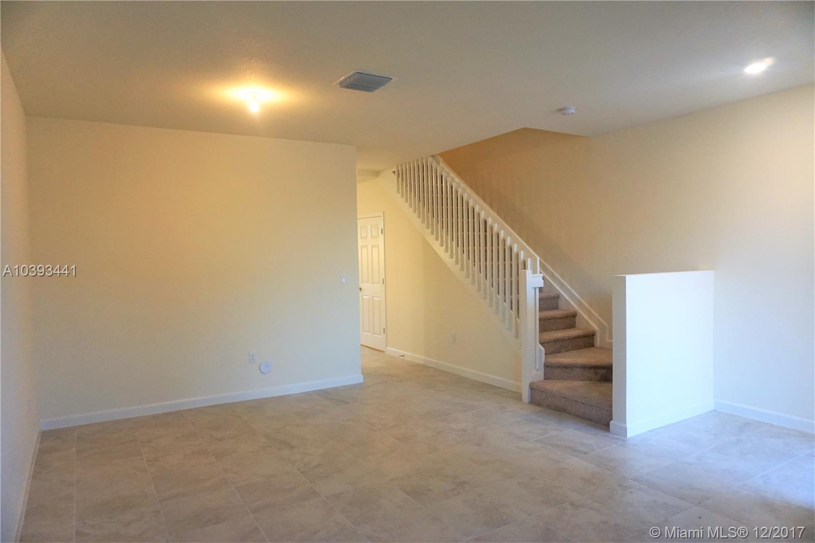 COCO PALM ESTATES - Residential Lease